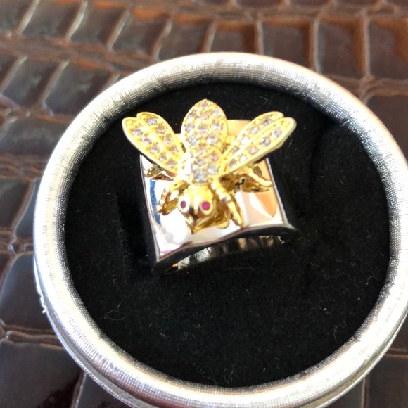 Unlisted Jewelry - Silver Bee-utiful Ring